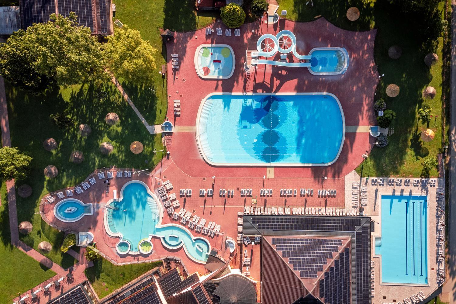 Terme Banovci - Hotel Zeleni Gaj Veržej Eksteriør billede