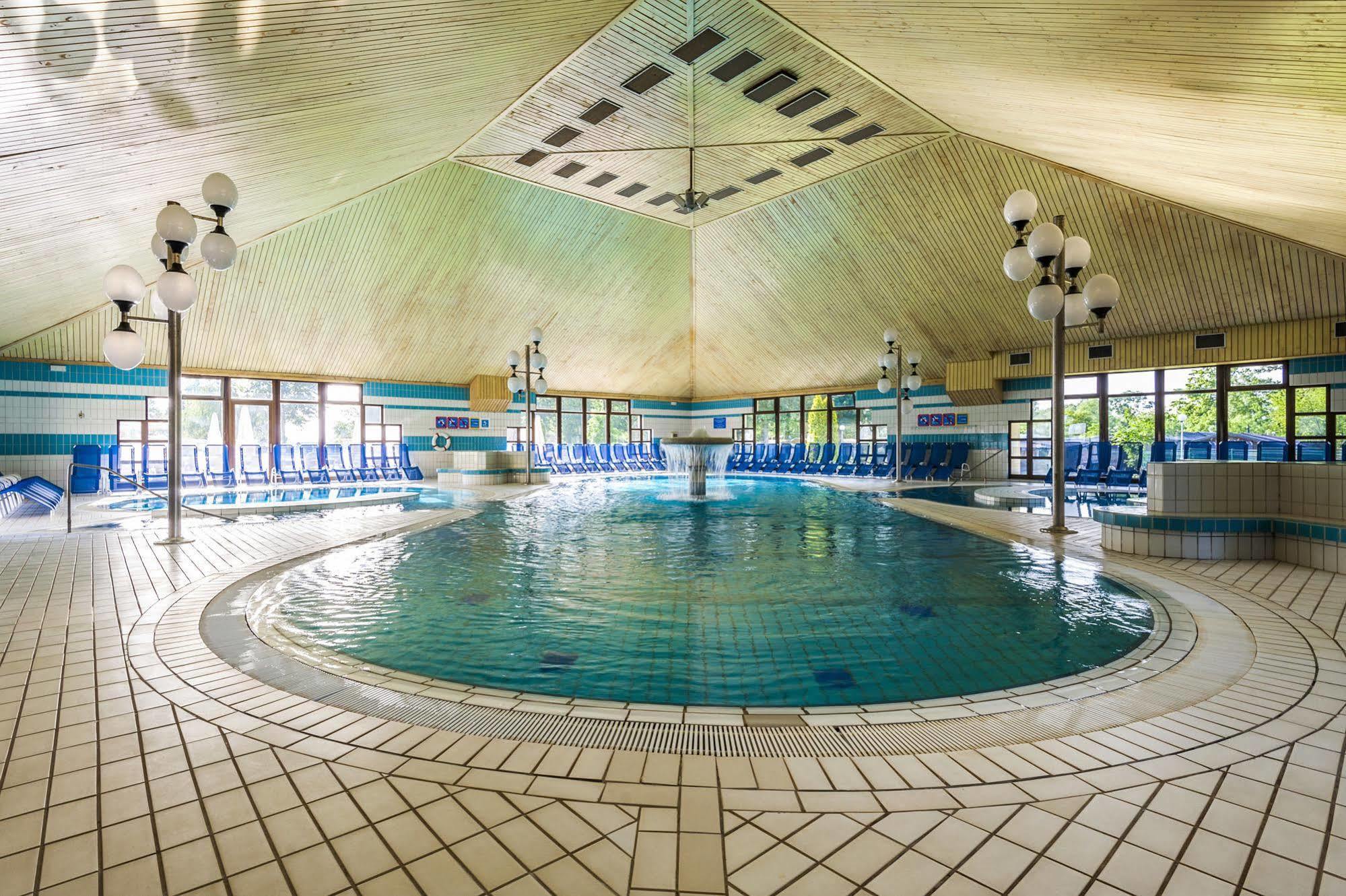 Terme Banovci - Hotel Zeleni Gaj Veržej Eksteriør billede